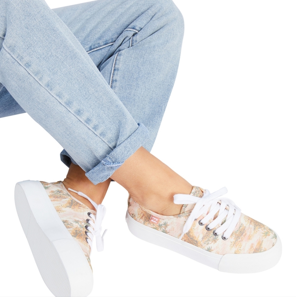 Billabong Buttermilk Palm Tree Puebla Sneaker - Women, Size 7/38 - Picture 3 of 7